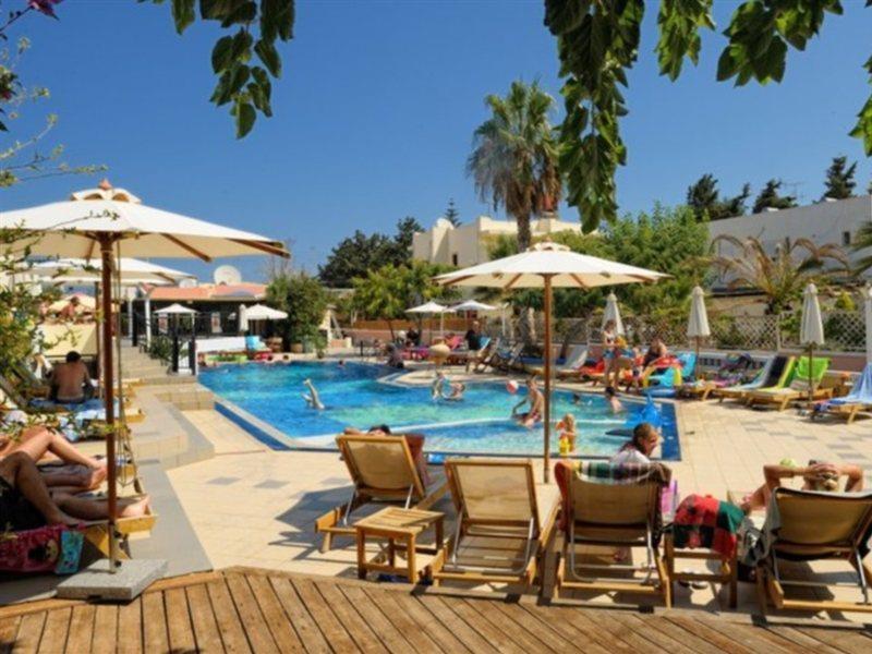 Arlekin Tango Appartement Malia Buitenkant foto